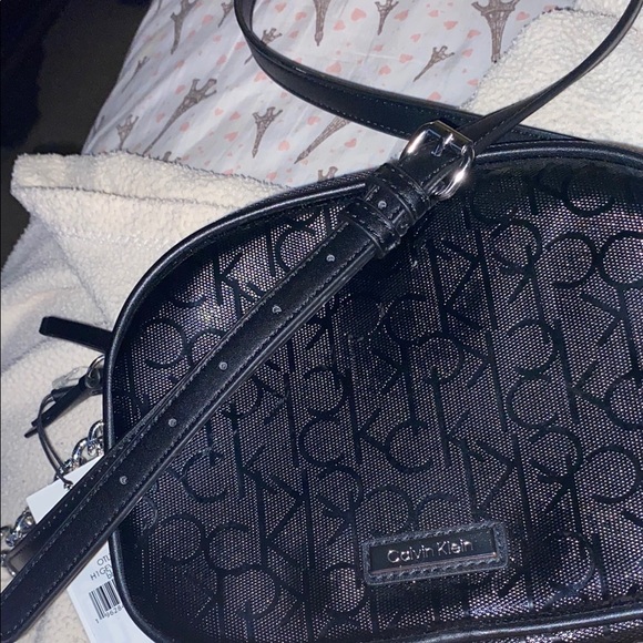 Calvin Klein Black Leather Crossbody Bag with Logo Detail - Picture 6 of 6
